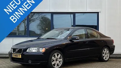 Blauw Gebruikt 2009 Volvo S60 Sedan | € 3.950 (Eerlijke prijs)