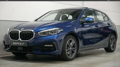 Blauw Occasion 2021 BMW 118 Basis Hatchback | € 19.940 (Goede deal)