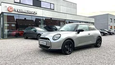 Grijs Occasion 2024 Mini Cooper SE Classic Hatchback | € 29.999 (Super prijs)