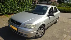Grijs Gebruikt 1999 Opel Astra Club Sedan | € 999 (Goede deal)