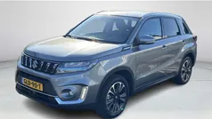 Grijs Gebruikt 2024 Suzuki Vitara Style SUV | € 29.945 (Eerlijke prijs)
