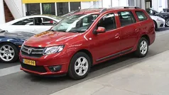 Rood Gebruikt 2015 Dacia Logan MCV Prestige MPV | € 6.944 (Eerlijke prijs)