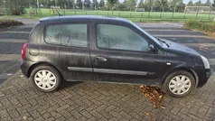 Gebruikt 2004 Renault Clio II Authentique Hatchback | € 850 (Eerlijke prijs)