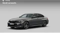 Grijs Gebruikt 2024 BMW 330e Shadowline Sedan | € 46.880 (Eerlijke prijs)