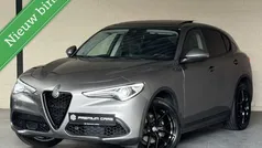 Grijs, metallic lak Gebruikt 2017 Alfa Romeo Stelvio SUV | € 29.950 (Eerlijke prijs)