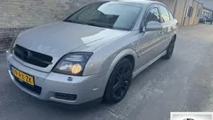 Wit Gebruikt 2005 Opel Vectra GTS Hatchback | € 2.199 (Eerlijke prijs)