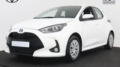 Wit Gebruikt 2024 Toyota Yaris Hybrid Active Hatchback | € 23.695 (Eerlijke prijs)