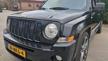 Zwart (metallic) Gebruikt 2010 Jeep Patriot Limited SUV | € 6.749 (Eerlijke prijs)