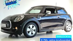 Zwart Gebruikt 2017 Mini Cooper Business Hatchback | € 13.245 (Eerlijke prijs)