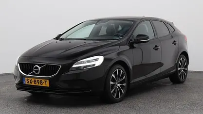 Zwart Gebruikt 2018 Volvo V40 Dynamic Hatchback | € 15.400 (Goede deal)