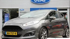 Grijs Gebruikt 2017 Ford Fiesta ST-Line Hatchback | € 10.895 (Eerlijke prijs)