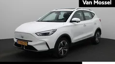 Wit Gebruikt 2023 MG ZS Comfort Sedan | € 21.995 (Eerlijke prijs)