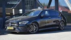 Zwart, metallic lak Gebruikt 2021 Mercedes CLA200 Shooting Brake AMG Stationwagen | € 29.445 (Eerlijke prijs)