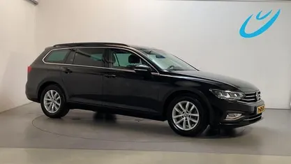 Zwart Gebruikt 2021 VW Passat Business Stationwagen | € 22.400 (Eerlijke prijs)