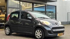 Grijs Gebruikt 2011 Peugeot 107 Urban Move Hatchback | € 3.250 (Eerlijke prijs)