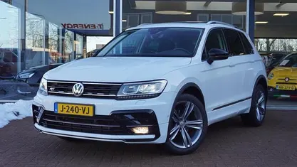 Wit (metallic) Occasion 2019 VW Tiguan Highline SUV | € 22.950 (Eerlijke prijs)