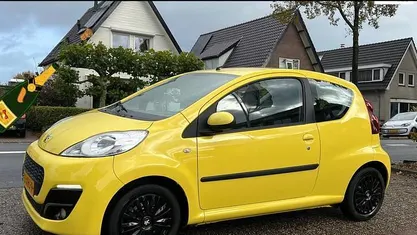 Geel Gebruikt 2012 Peugeot 107 Active Hatchback | € 5.980 (Eerlijke prijs)