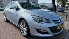 Gebruikt 2015 Opel Astra Sport Hatchback | € 8.450 (Goede deal)