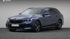 Blauw Gebruikt 2025 BMW 550e M Sport Stationwagen | € 94.880 (Super prijs)