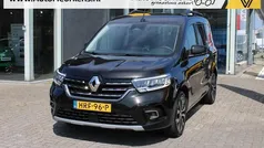 Zwart, metallic lak Gebruikt 2022 Renault Kangoo Intens MPV | € 26.945 (Eerlijke prijs)