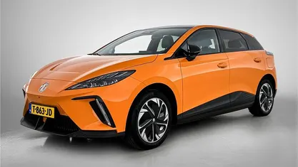 Oranje Occasion 2023 MG MG4 EV Luxury Hatchback | € 19.445 (Eerlijke prijs)