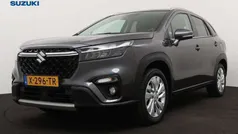 Grijs, metallic lak Gebruikt 2024 Suzuki SX4 S-Cross SUV | € 28.445 (Eerlijke prijs)