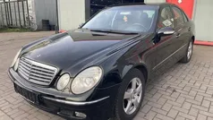 Zwart Occasion 2002 Mercedes E240 Avantgarde Sedan | € 5.999 (Eerlijke prijs)
