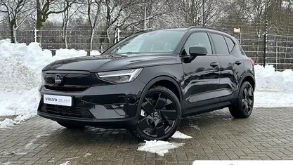 Zwart Occasion 2024 Volvo EX40 Ultra SUV | € 47.495 (Eerlijke prijs)