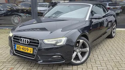 Zwart (metallic) Occasion 2013 Audi A5 Cabriolet S-line plus Cabriolet | € 11.800 (Eerlijke prijs)