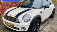 Wit, metallic lak Gebruikt 2008 Mini Cooper Pepper Hatchback | € 3.945 (Eerlijke prijs)