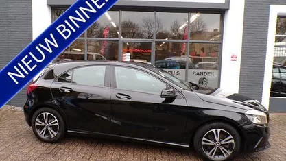 Zwart Occasion 2017 Mercedes A160 Hatchback | € 13.950 (Eerlijke prijs)