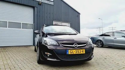 Bruin Occasion 2015 Opel Astra Edition Stationwagen | € 5.950 (Eerlijke prijs)