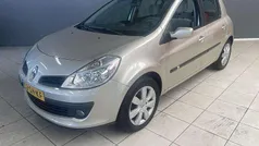 Gebruikt 2006 Renault Clio II Dynamique Hatchback | € 1.799 (Super prijs)