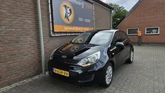 Zwart, metallic lak Gebruikt 2012 Kia Rio Hatchback | € 5.745 (Eerlijke prijs)