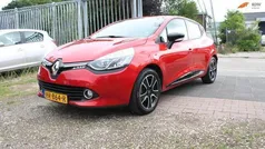 Rood Gebruikt 2016 Renault Clio IV Expression Hatchback | € 7.950 (Goede deal)