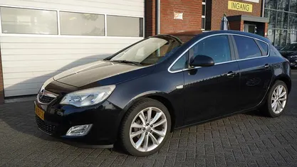 Occasion 2010 Opel Astra Cosmo Hatchback | € 3.945 (Eerlijke prijs)