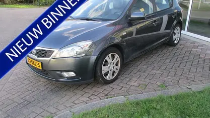 Grijs Gebruikt 2010 Kia Ceed Hatchback | € 2.260 (Goede deal)