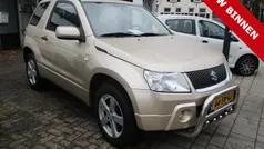 Beige (metallic) Gebruikt 2006 Suzuki Grand Vitara SUV | € 4.250 (Eerlijke prijs)