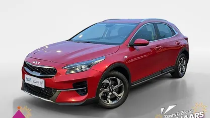 True red metallic (aa9) Gebruikt 2022 Kia XCeed Comfort SUV | € 16.220 (Eerlijke prijs)