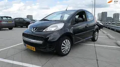 Zwart Gebruikt 2010 Peugeot 107 Urban Move Hatchback | € 2.995 (Eerlijke prijs)