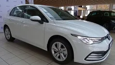 Wit Gebruikt 2024 VW Golf VIII Life Hatchback | € 30.939 (Eerlijke prijs)