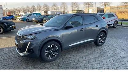 Grijs Occasion 2020 Peugeot 2008 Allure SUV | € 16.895 (Eerlijke prijs)