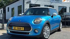 Blauw Gebruikt 2017 Mini Cooper Business Hatchback | € 13.950 (Eerlijke prijs)