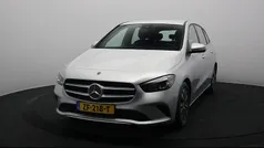 Grijs Gebruikt 2019 Mercedes B180 Business MPV | € 22.845 (Goede deal)