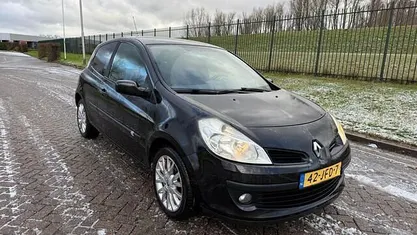 Occasion 2009 Renault Clio II Collection Hatchback | € 1.950 (Eerlijke prijs)