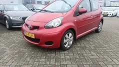 Rood Gebruikt 2011 Toyota Aygo Hatchback | € 5.950 (Eerlijke prijs)