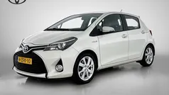 Wit Gebruikt 2015 Toyota Yaris Hatchback | € 14.445 (Eerlijke prijs)