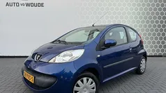 Blauw, metallic lak Gebruikt 2008 Peugeot 107 Hatchback | € 2.250 (Eerlijke prijs)