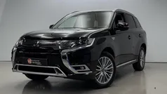 Amethyst black p Occasion 2021 Mitsubishi Outlander P-HEV Intense SUV | € 24.500 (Eerlijke prijs)