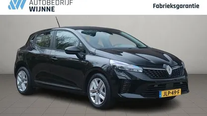 Zwart Gebruikt 2025 Renault Clio V Evolution Hatchback | € 18.930 (Eerlijke prijs)